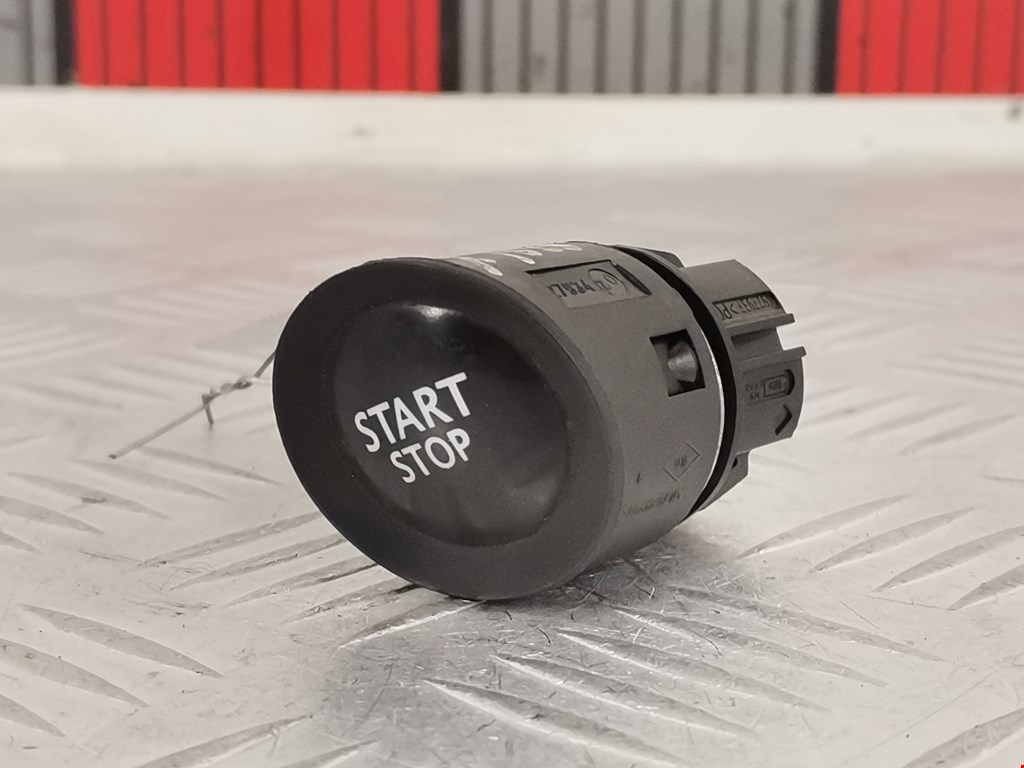 Кнопка старт-стоп (запуска двигателя) Renault Megane 2 (2002-2009)