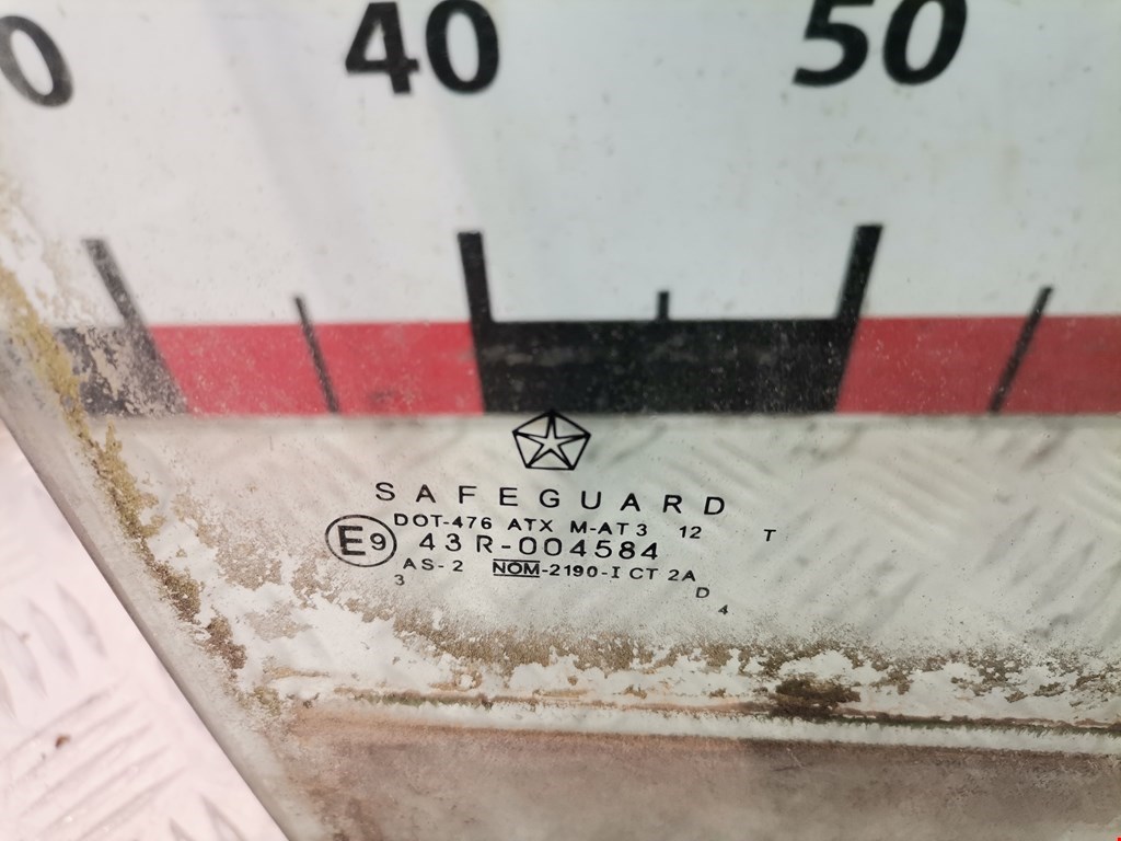 Стекло двери переднее правое CHRYSLER PT Cruser 2000-2010