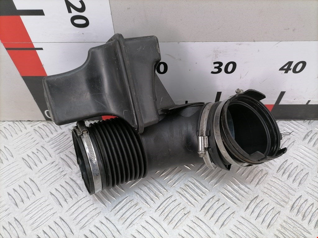 Патрубок воздушного фильтра BMW 3er E90/E91 2005-2012