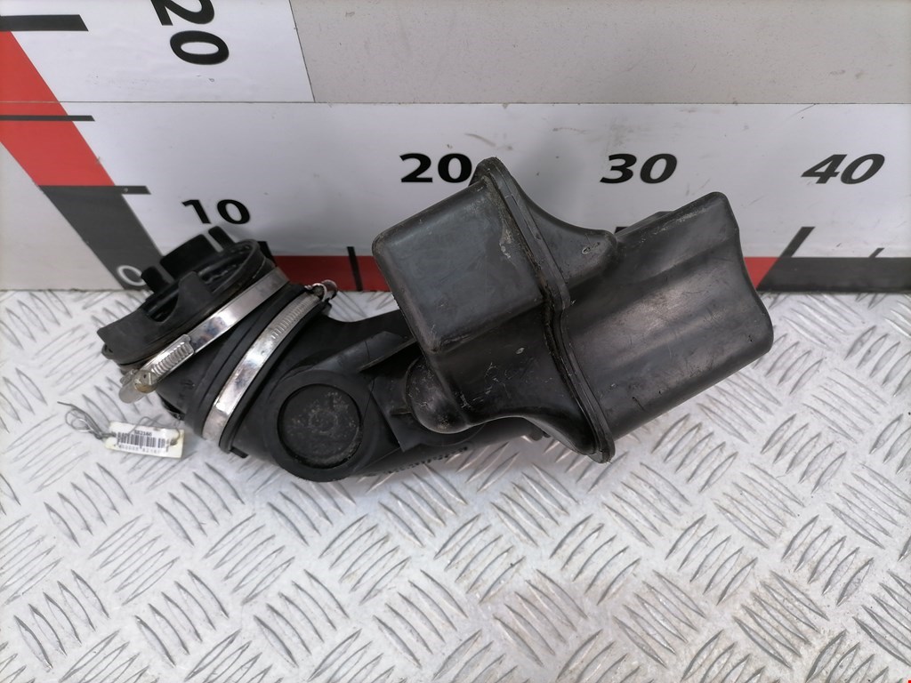 Патрубок воздушного фильтра BMW 3er E90/E91 2005-2012