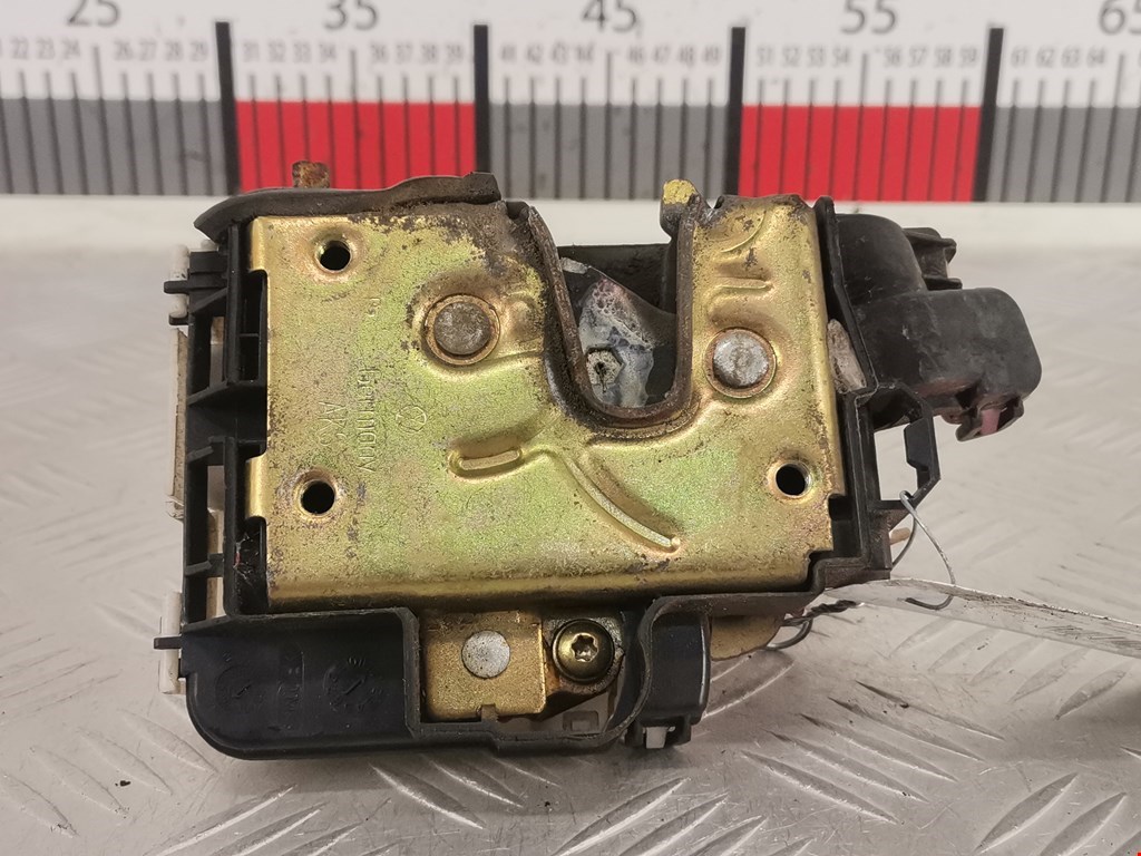 Замок двери задней правой VOLKSWAGEN Golf III 1991-1997