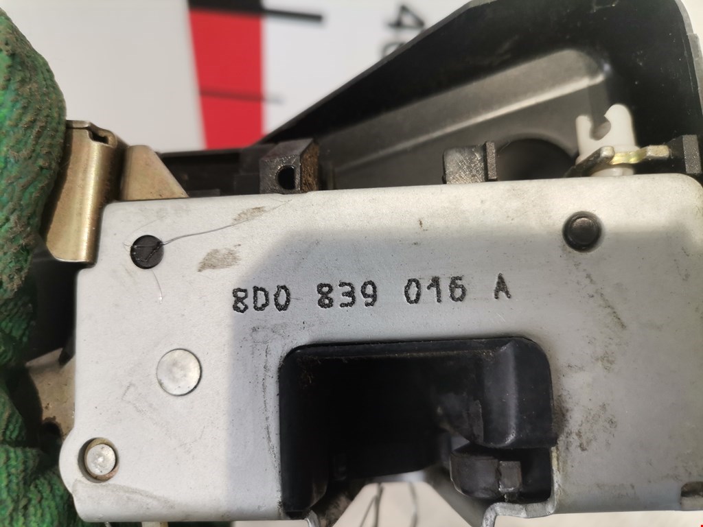 Замок двери задней правой AUDI A4 B5 1995-2001