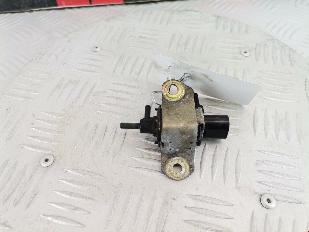 Клапан воздушного фильтра Ford Mondeo 3 (2000-2007)