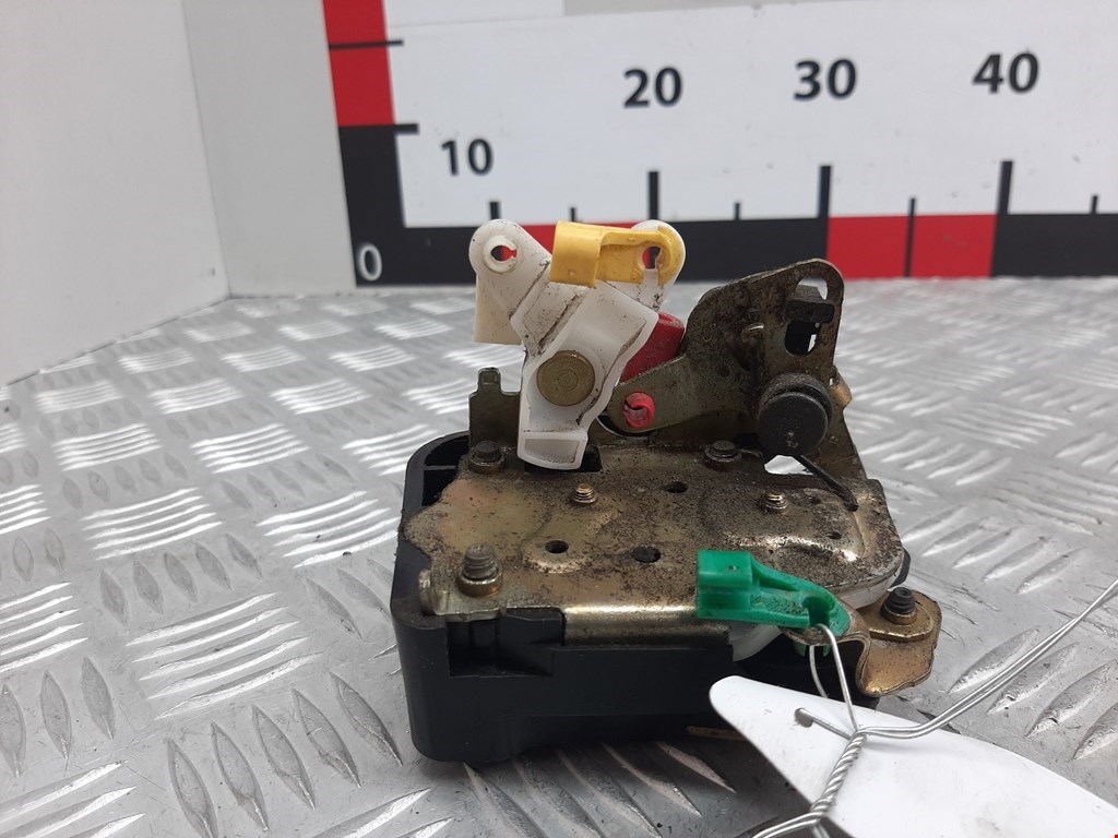 Замок двери задней правой CHRYSLER PT Cruser 2000-2010