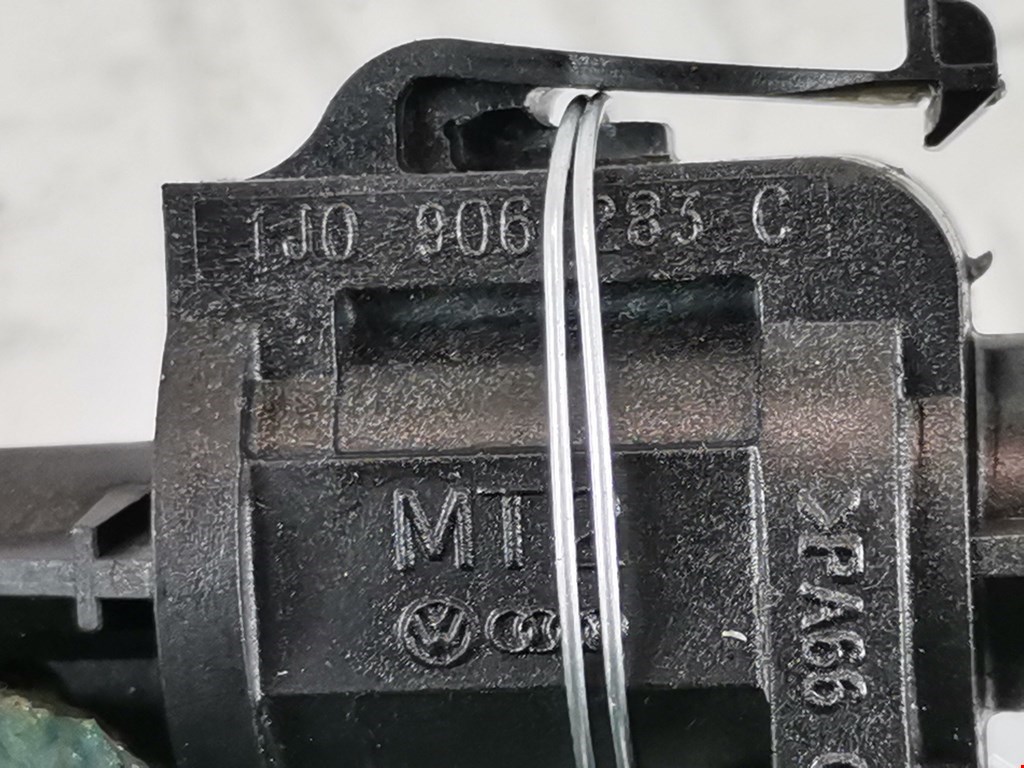 Клапан электромагнитный SKODA Octavia A4 1U- 1997-2010