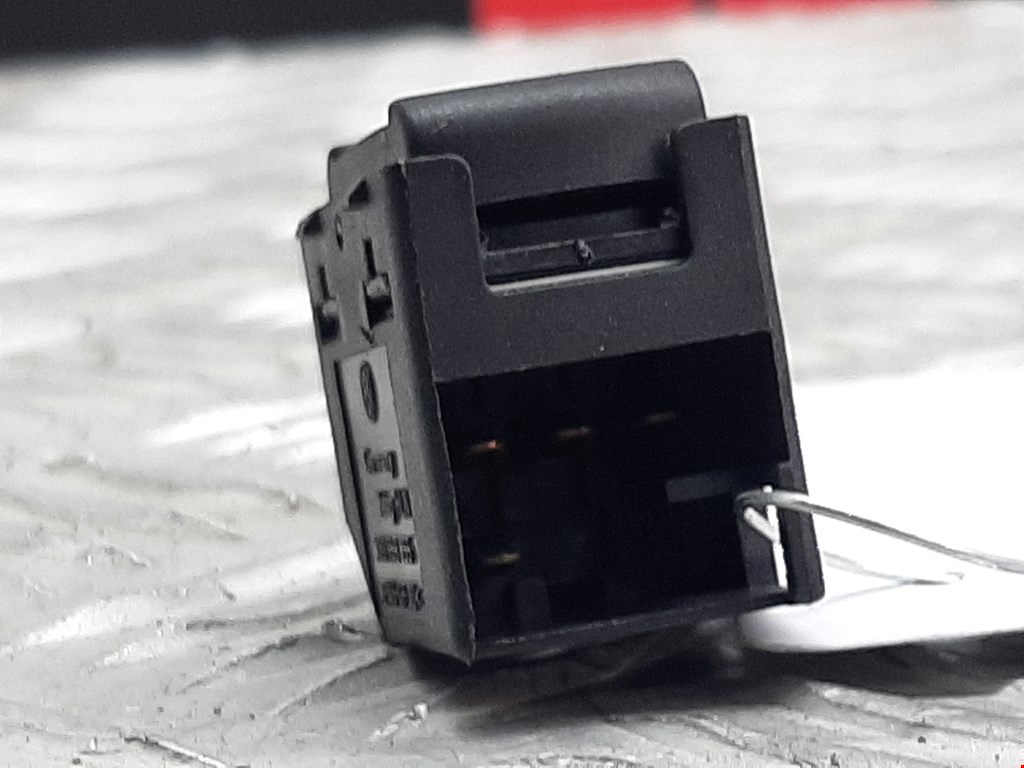 Кнопка стеклоподъемника SKODA Octavia A4 1U- 1997-2010