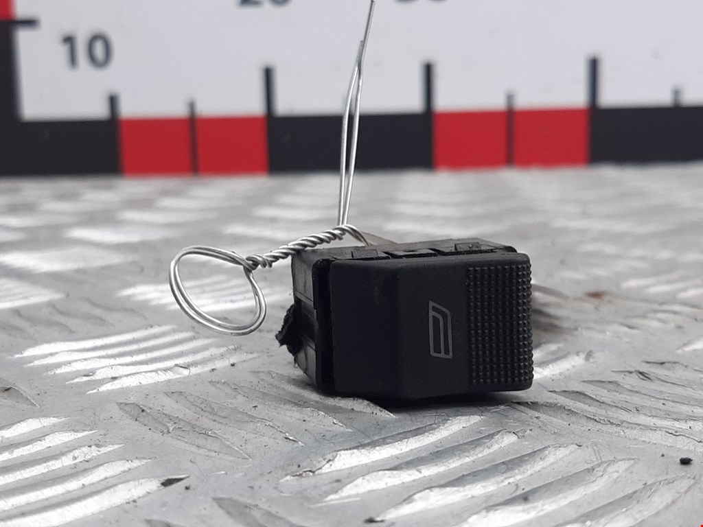 Кнопка стеклоподъемника AUDI A4 B5 1995-2001