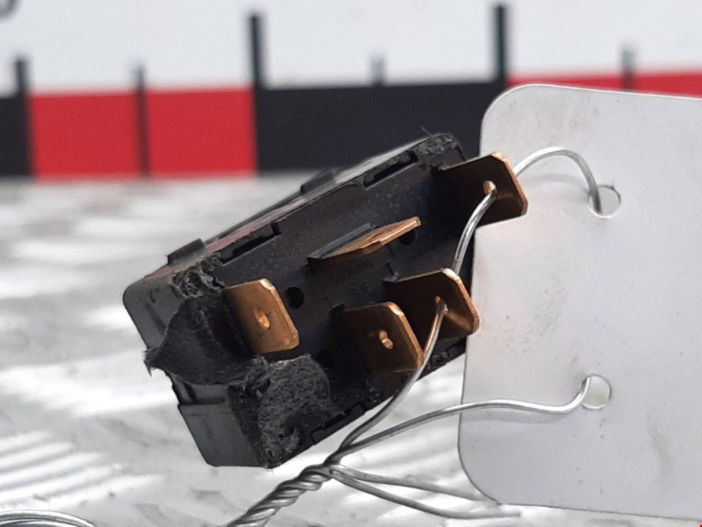 Кнопка стеклоподъемника AUDI A4 B5 1995-2001