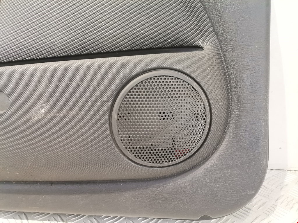 Обшивка двери передняя левая CHRYSLER PT Cruser 2000-2010