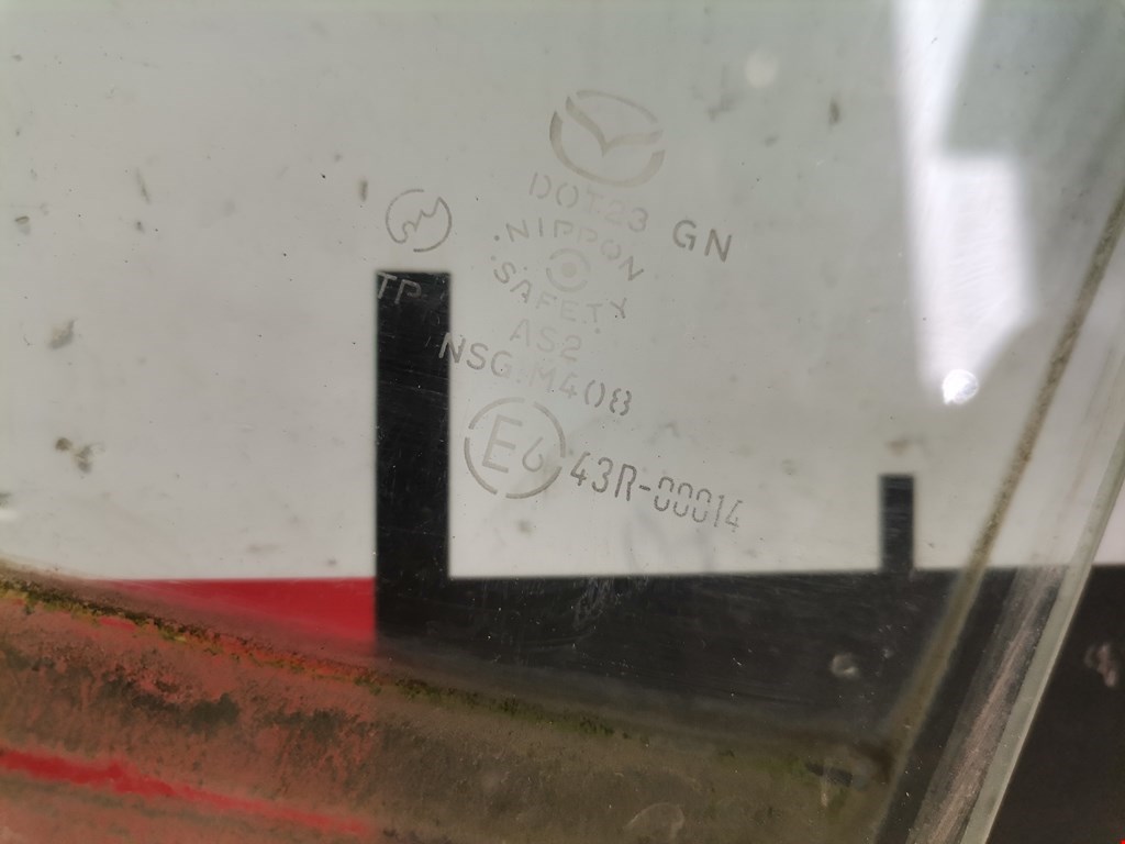 Стекло двери переднее правое MAZDA Mazda 5 CR 2005-2010