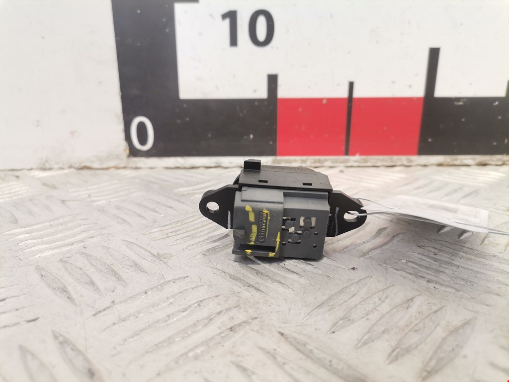 Кнопка стеклоподъемника CHRYSLER PT Cruser 2000-2010