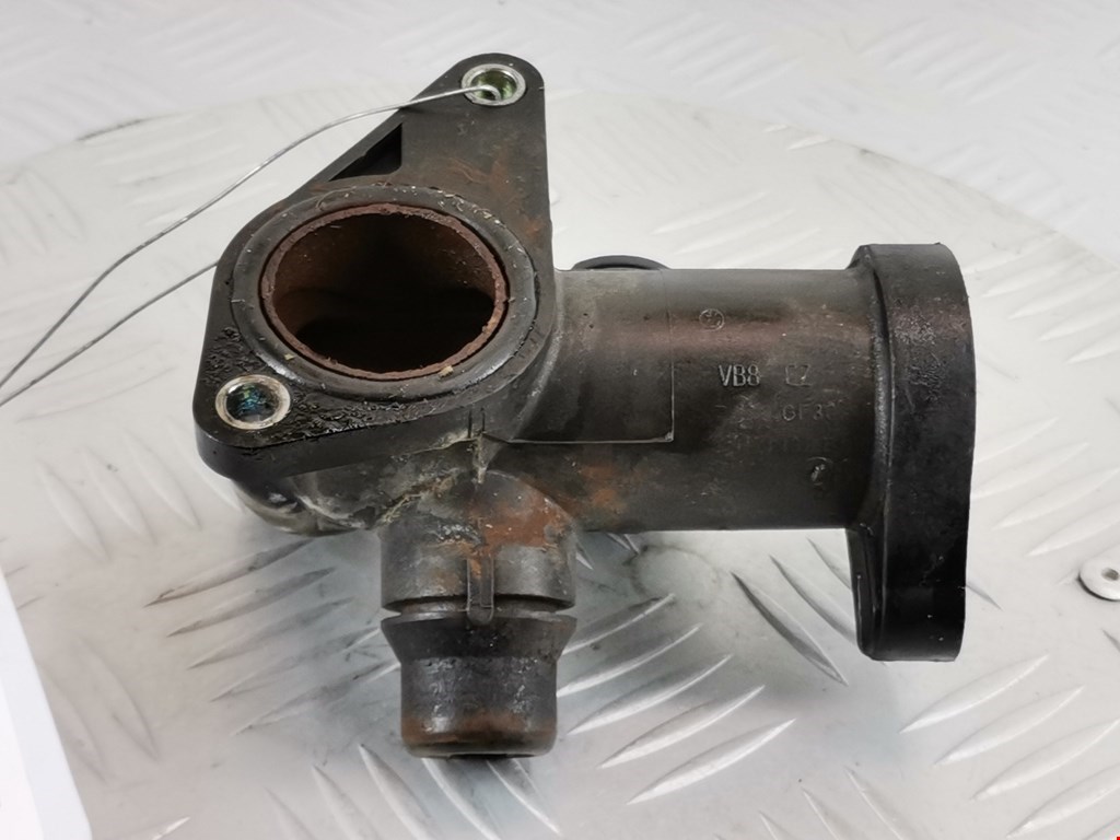 Тройник системы охлаждения AUDI A4 B5 1995-2001