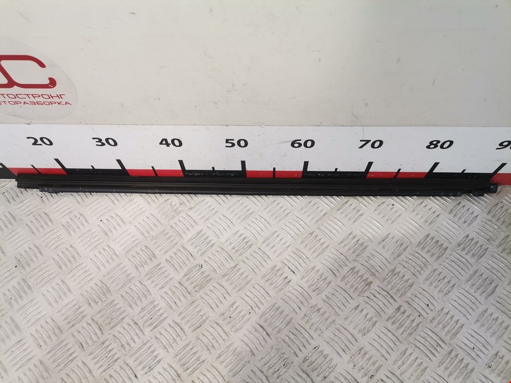 Уплотнитель (внутри) TOYOTA Yaris 1999-2005