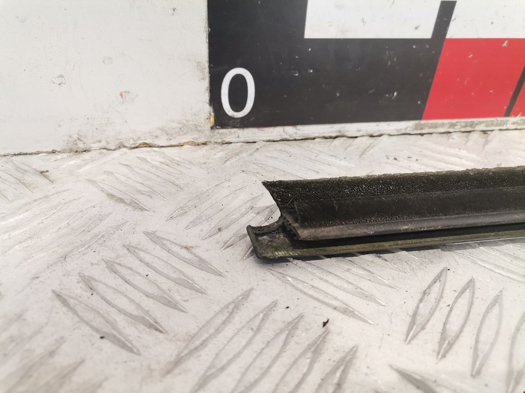 Уплотнитель (внутри) OPEL Combo C 2001-2011