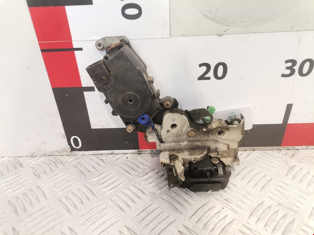 Замок двери задней левой SUBARU Impreza 1992-2000