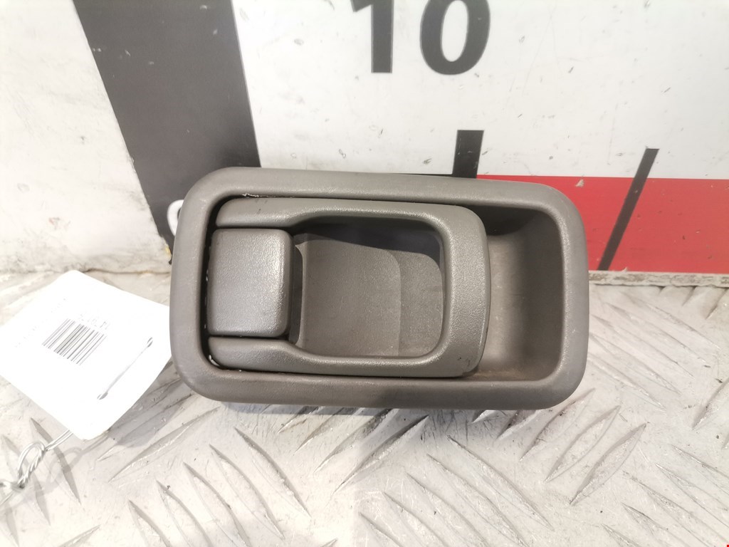 Ручка дверная задняя внутренняя левая SUBARU Impreza 1992-2000