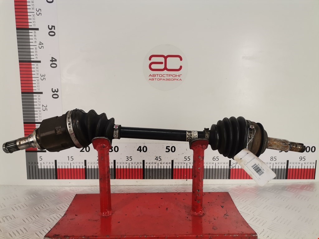 Полуось (привод, приводной вал) передняя левая TOYOTA Yaris II XP50 2005-2011