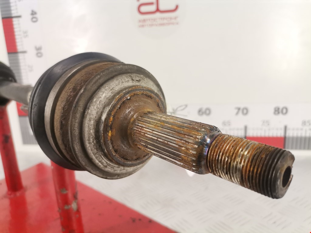 Полуось (привод, приводной вал) передняя левая TOYOTA Yaris II XP50 2005-2011