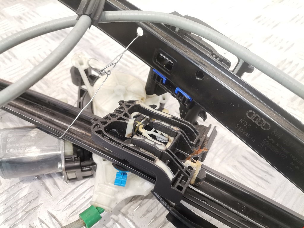 Стеклоподъемник передний правый AUDI A3 8V 2012-2020