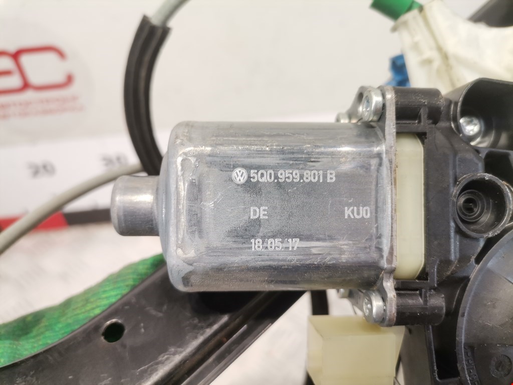 Стеклоподъемник передний правый AUDI A3 8V 2012-2020