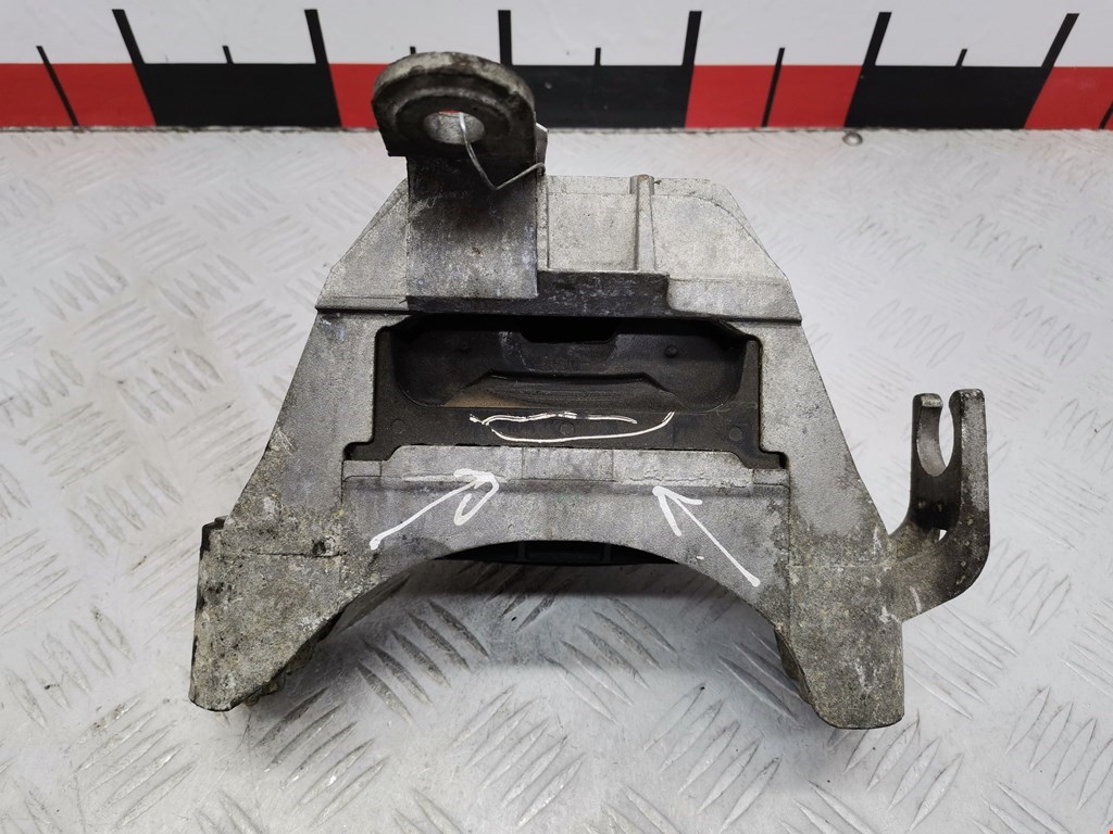 Подушка (опора) крепления двигателя Opel Astra J (2009-2018)