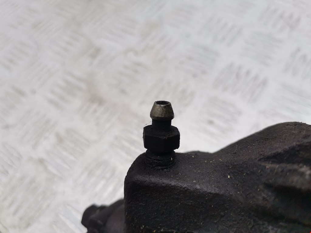 Суппорт передний правый VOLKSWAGEN Polo IV 2001-2009