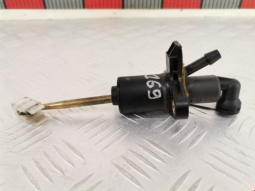 Цилиндр сцепления главный AUDI A3 8L 1996-2003