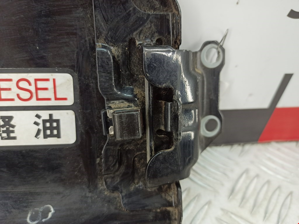 Лючок бензобака MITSUBISHI Pajero Sport 1998-2008