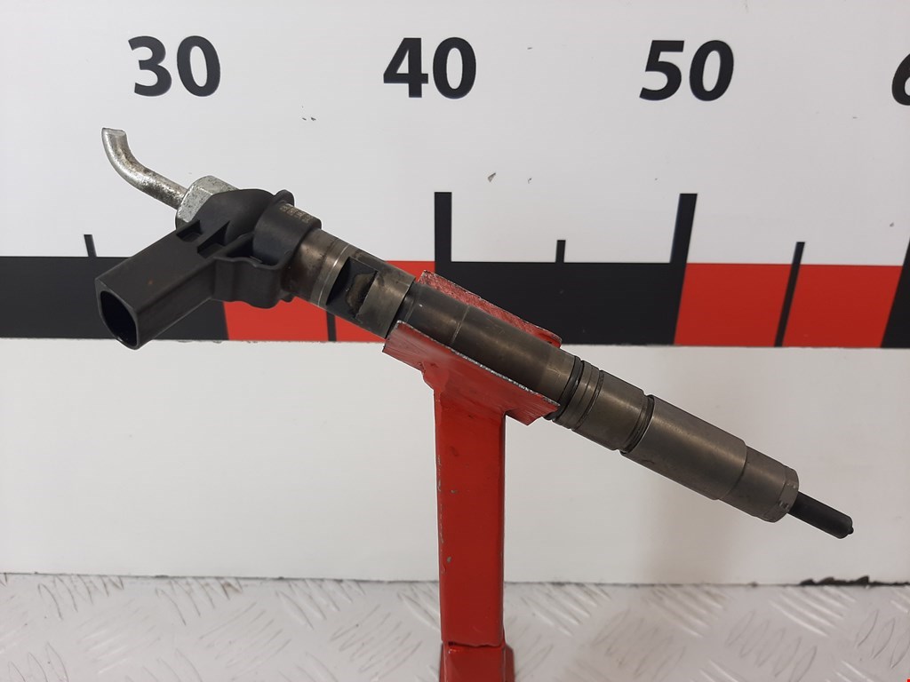 Форсунка дизельная электрическая VOLKSWAGEN Passat B6 2005-2011