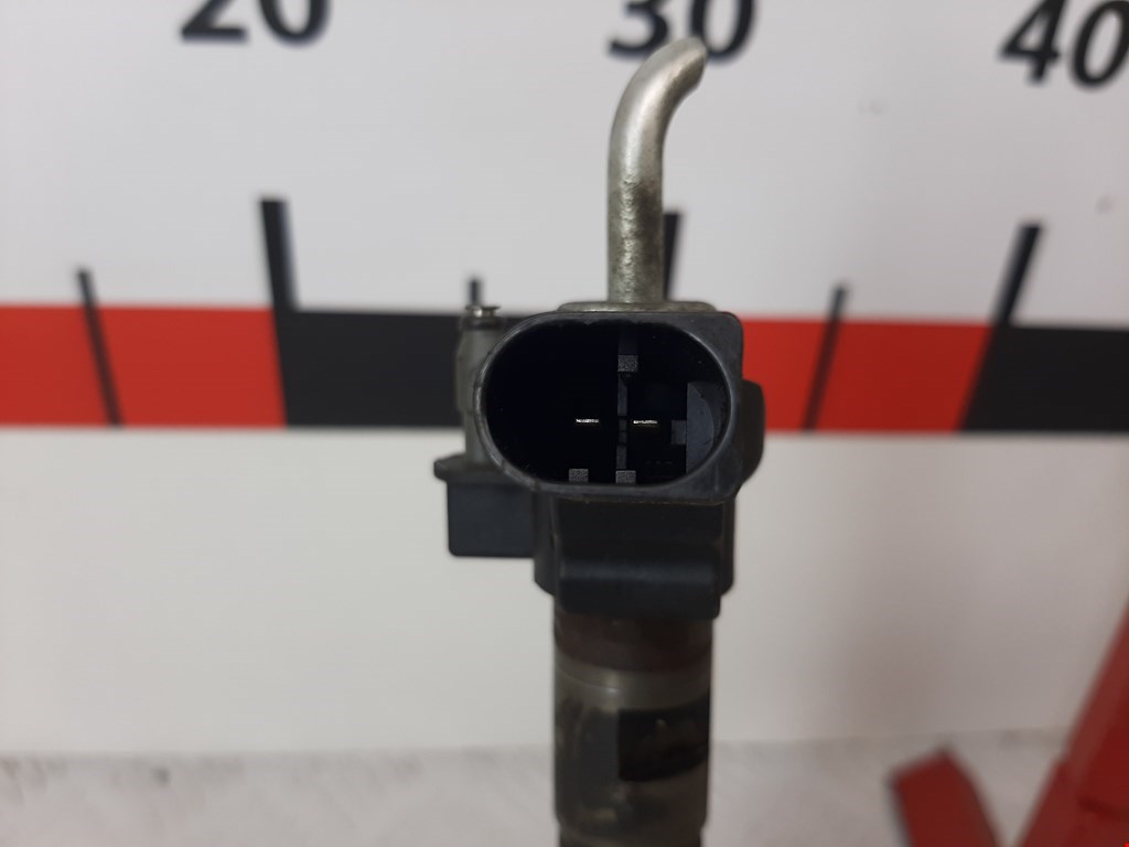 Форсунка дизельная электрическая VOLKSWAGEN Passat B6 2005-2011