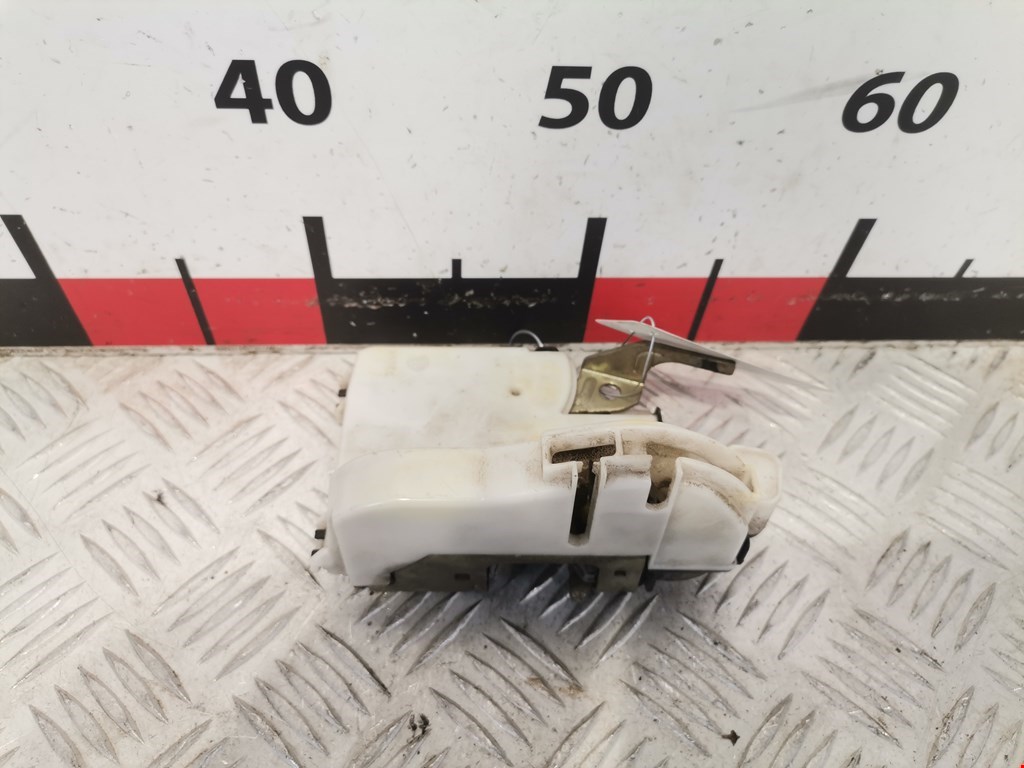 Замок двери передней правой VOLKSWAGEN Golf III 1991-1997