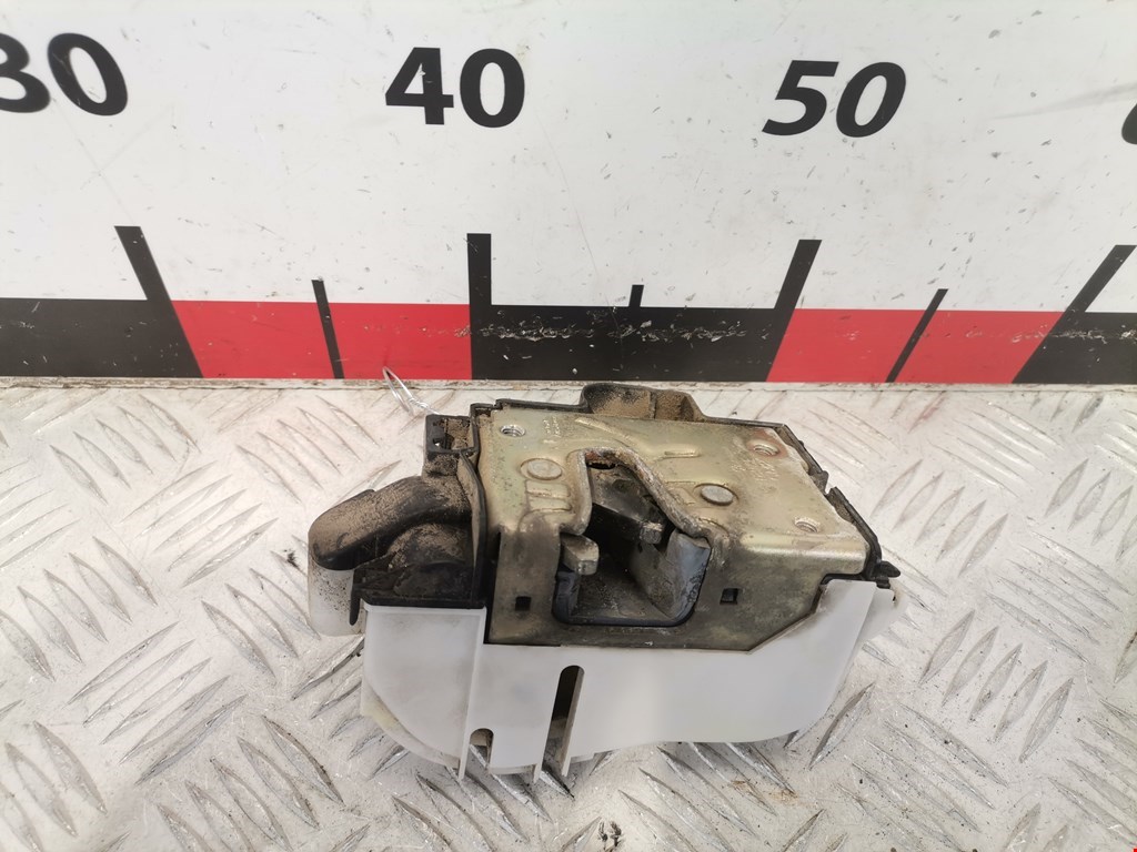 Замок двери передней правой VOLKSWAGEN Golf III 1991-1997