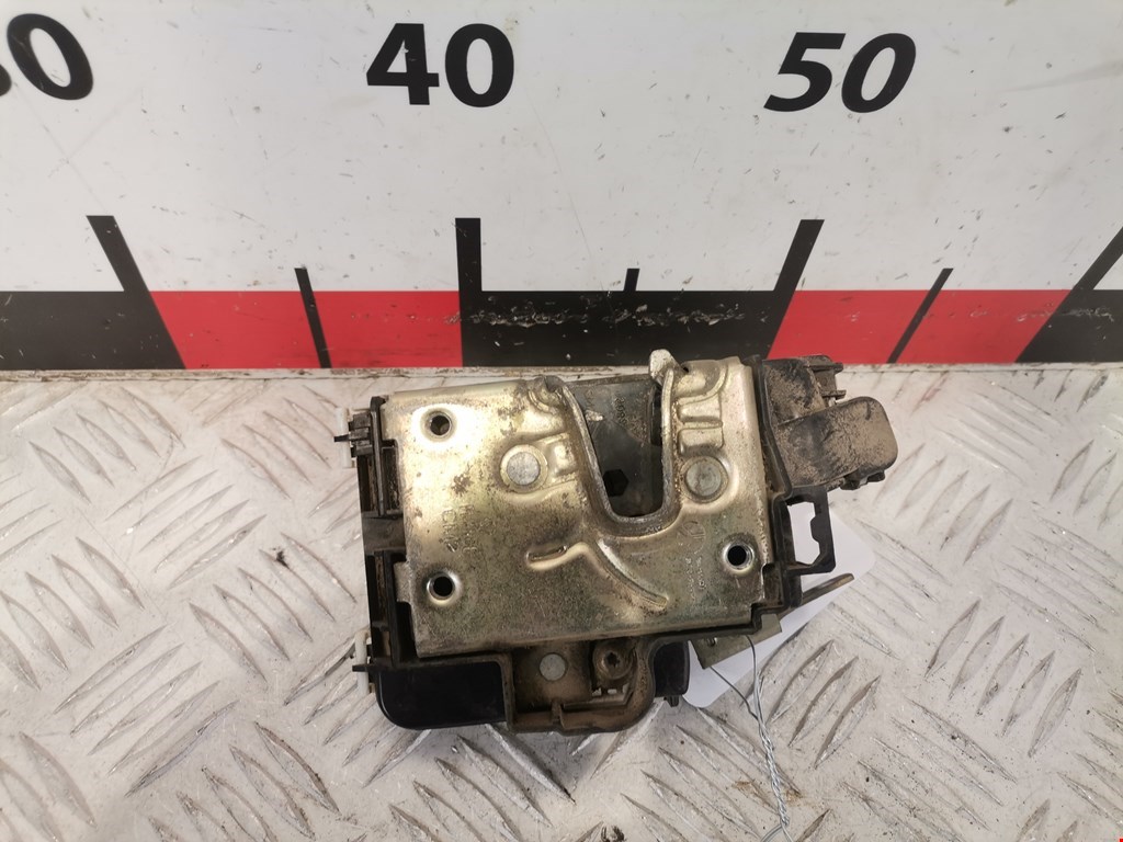 Замок двери передней правой VOLKSWAGEN Golf III 1991-1997