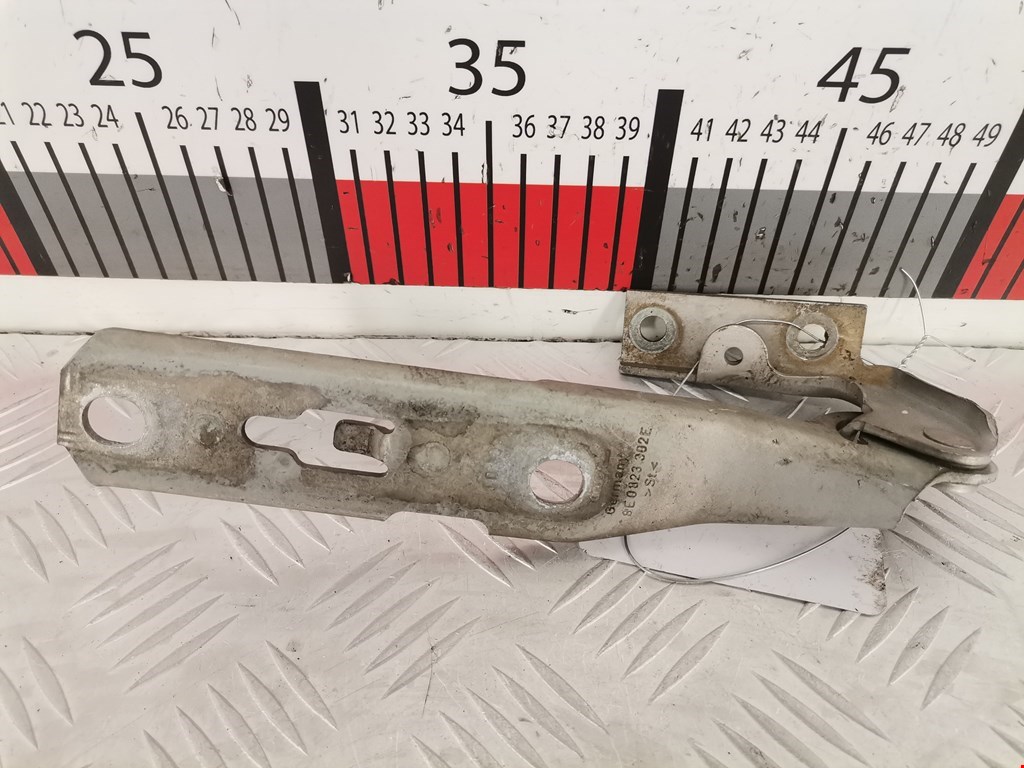 Петля капота левая/правая AUDI A4 B6 2001-2005