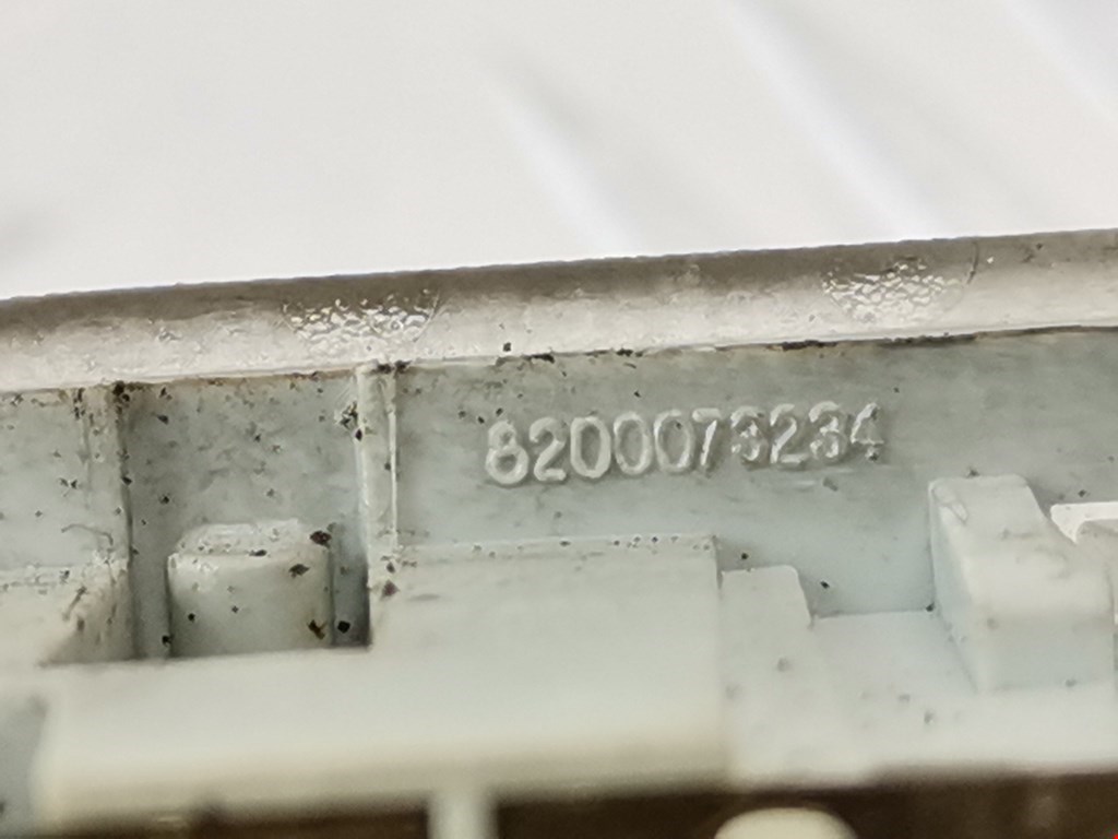 Плафон салонный (салона фонарь) RENAULT Megane II 2002-2009