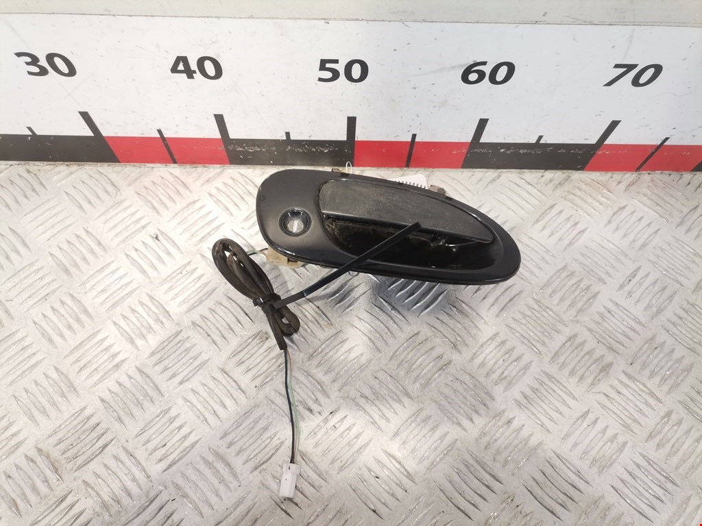 Ручка двери передней наружная правая MAZDA 323 BA 1994-1998