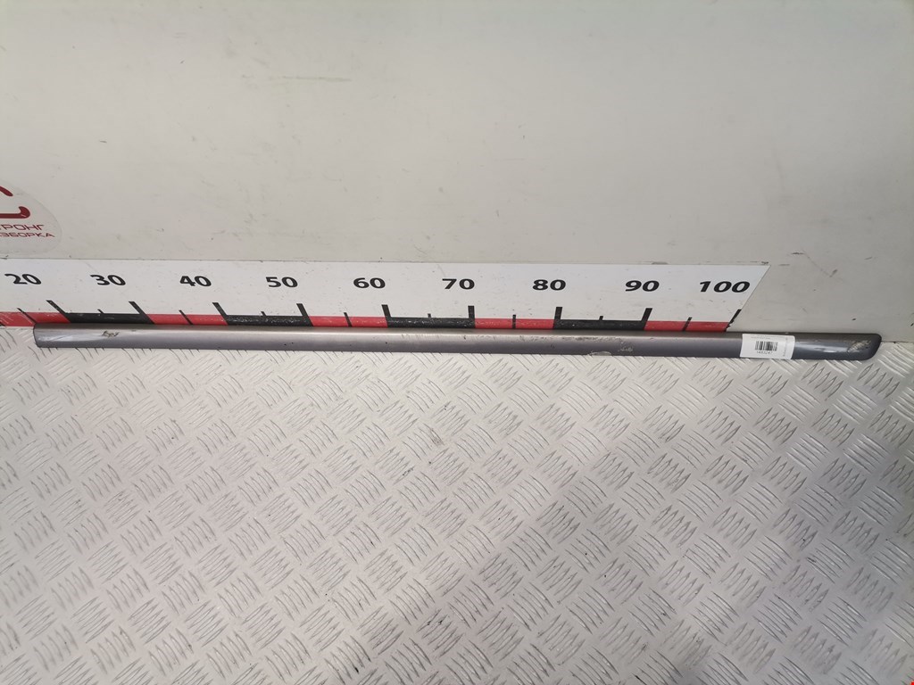 Накладка декоративная (молдинг) двери передней правой Hyundai Sonata 5 (2004-2010)