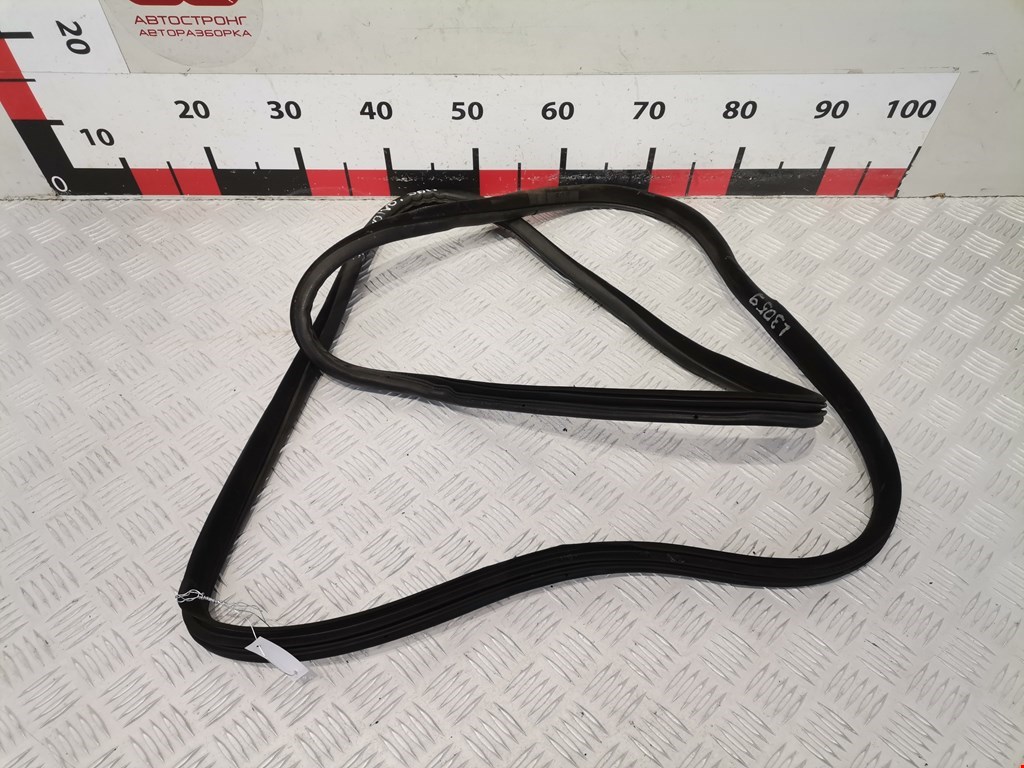 Уплотнитель двери VOLVO S60 I 2000-2010