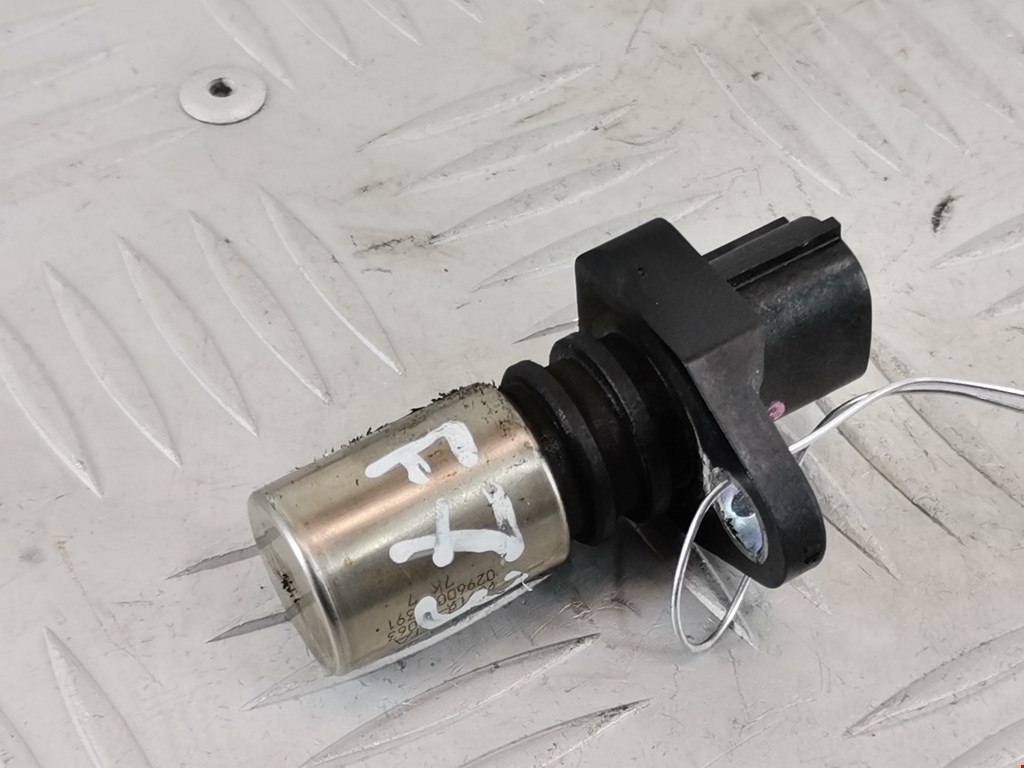 Датчик положения коленвала TOYOTA Yaris II XP50 2005-2011
