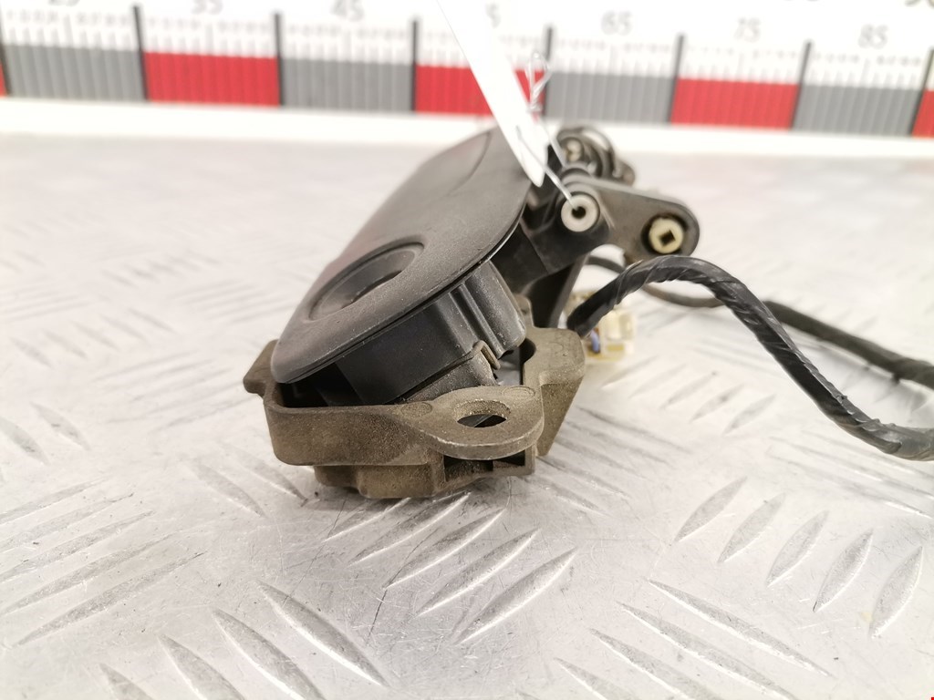 Ручка двери передней наружная левая MAZDA 323 FA 1977-1980