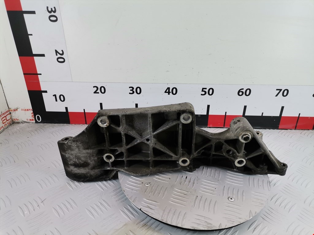 Кронштейн генератора VOLKSWAGEN Bora 1998-2005
