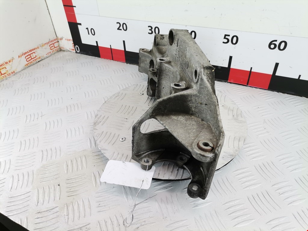 Кронштейн генератора VOLKSWAGEN Bora 1998-2005