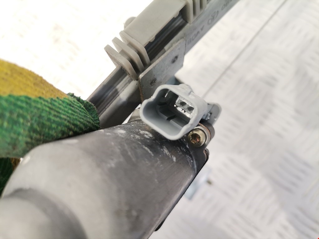 Стеклоподъемник передний правый CITROEN Xantia 1993-2002