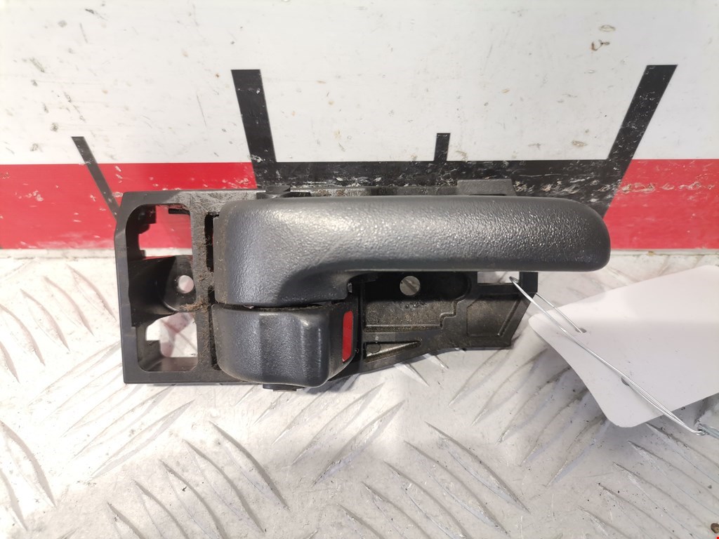 Ручка дверная передняя внутренняя правая TOYOTA RAV 4 XA20 2000-2005