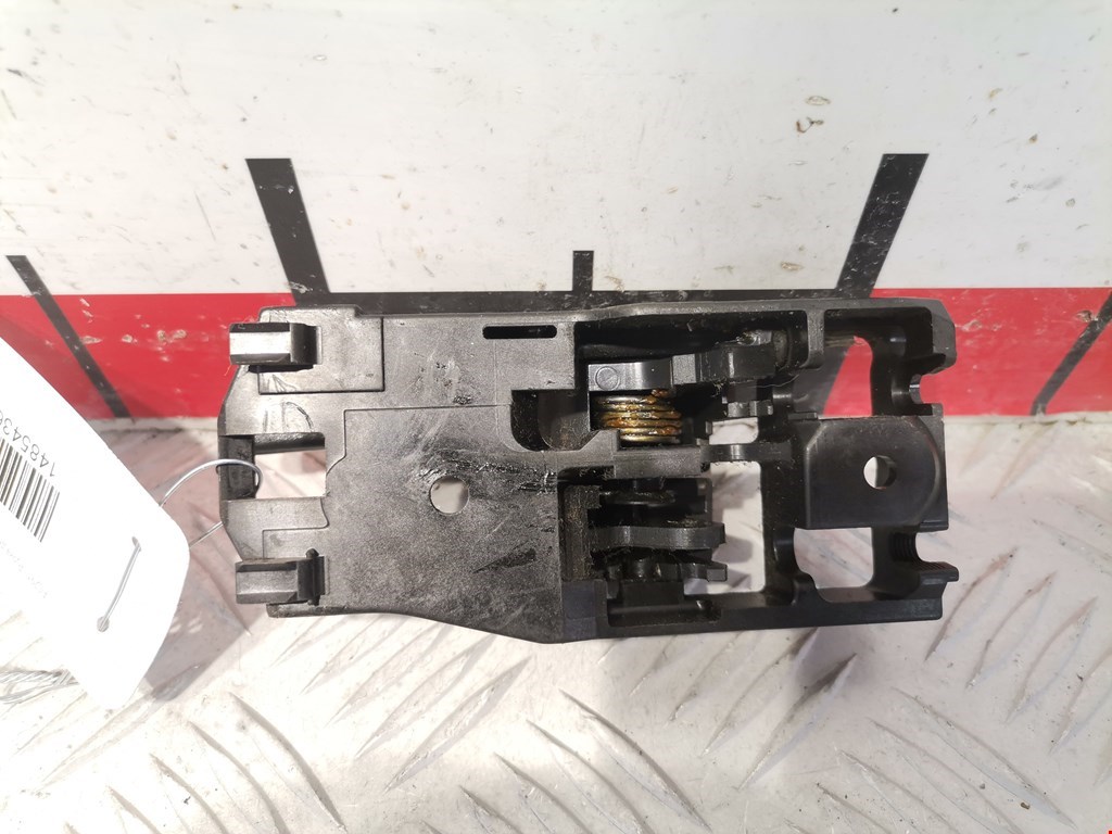 Ручка дверная передняя внутренняя правая TOYOTA RAV 4 XA20 2000-2005