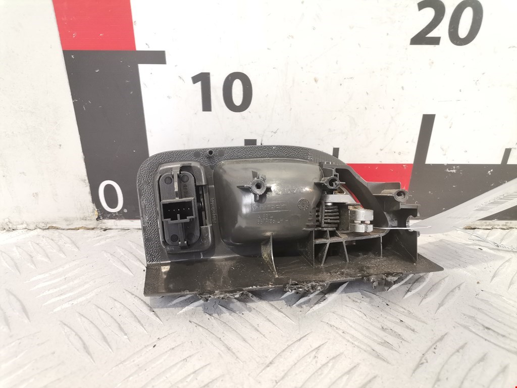 Ручка дверная передняя внутренняя левая VOLVO V50 I 2004-2012