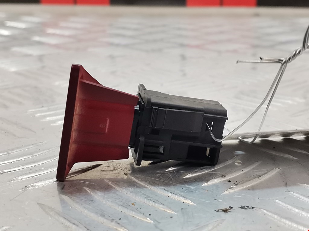 Кнопка аварийной сигнализации (аварийки) PEUGEOT 307 2001-2008