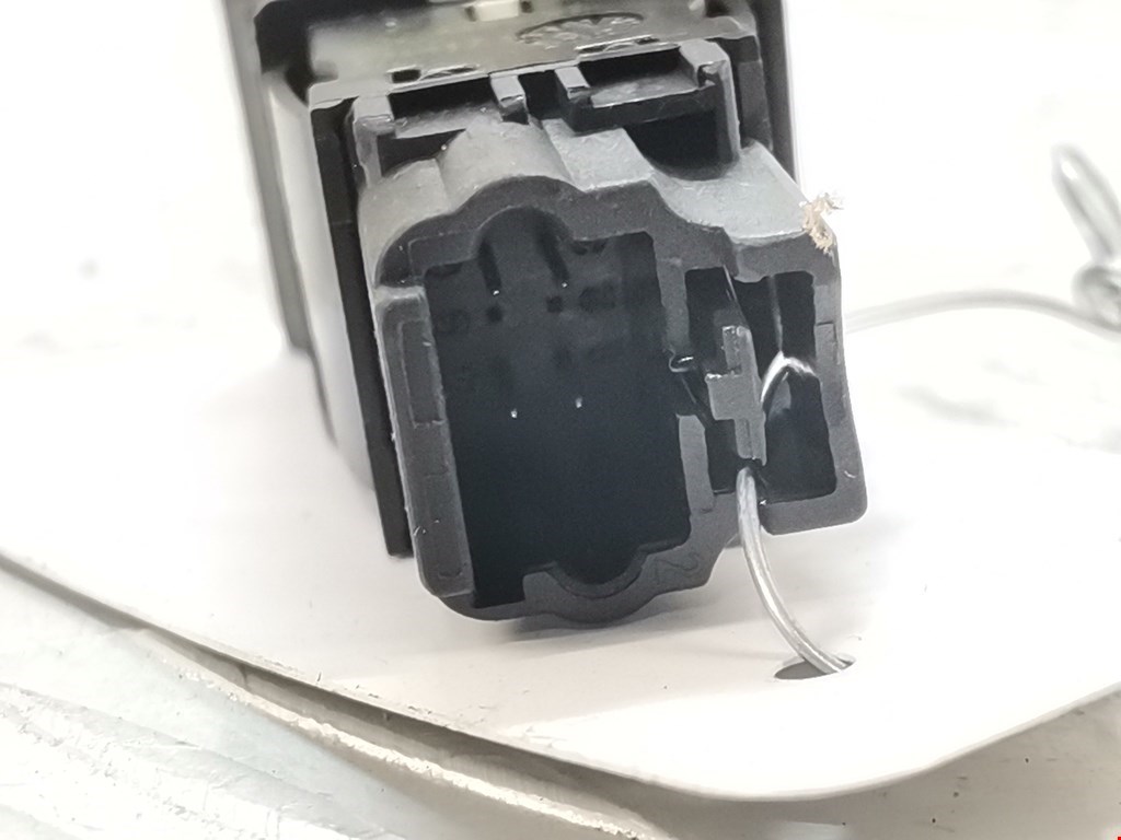 Кнопка центрального замка PEUGEOT 307 2001-2008