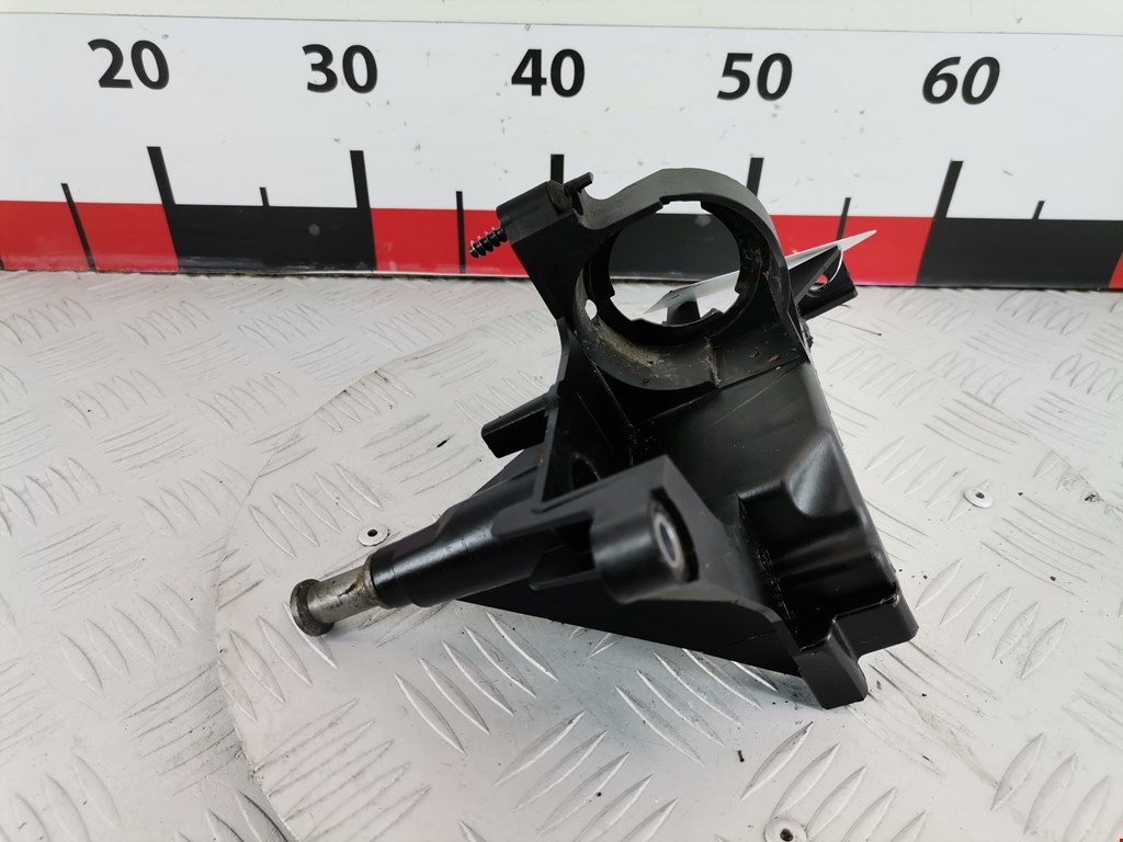 Кронштейн топливного фильтра FORD Fiesta 2008-2012