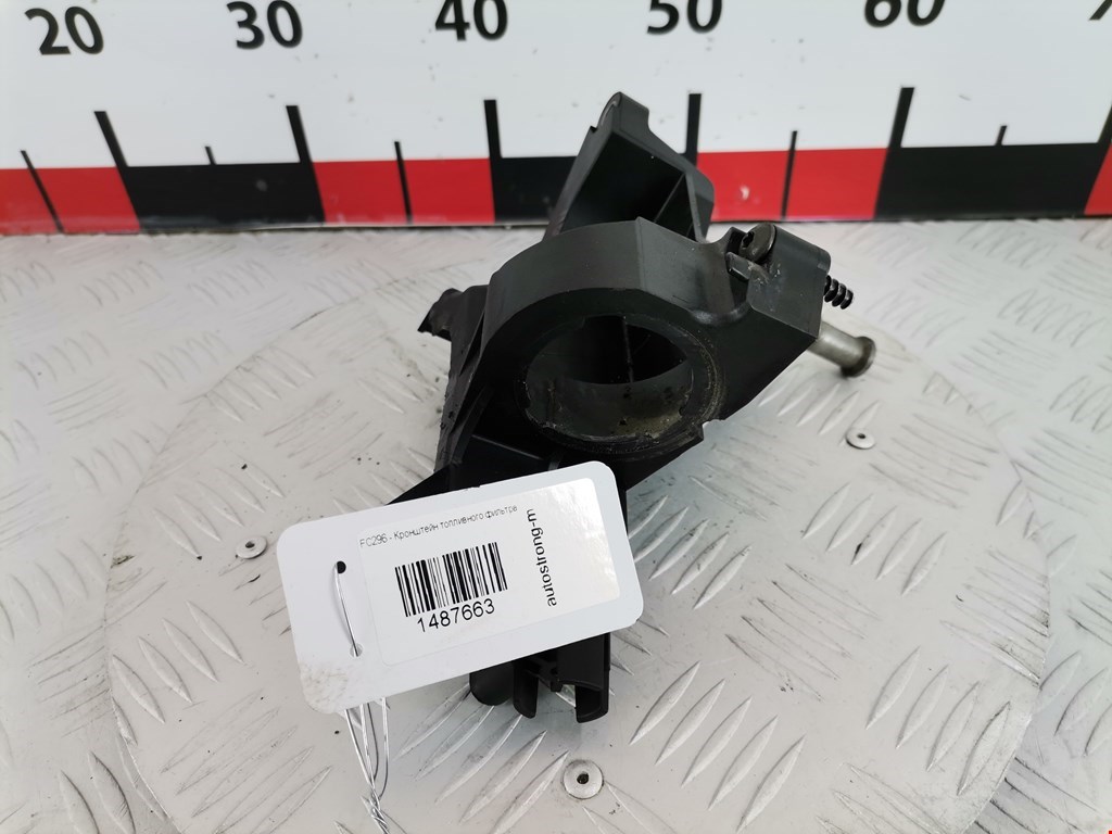 Кронштейн топливного фильтра FORD Fiesta 2008-2012